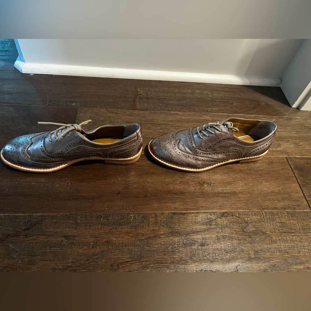 NWOT G.H. Bass & Co. Womens Brushed Gold Leather Oxfords - Picture 3 of 8